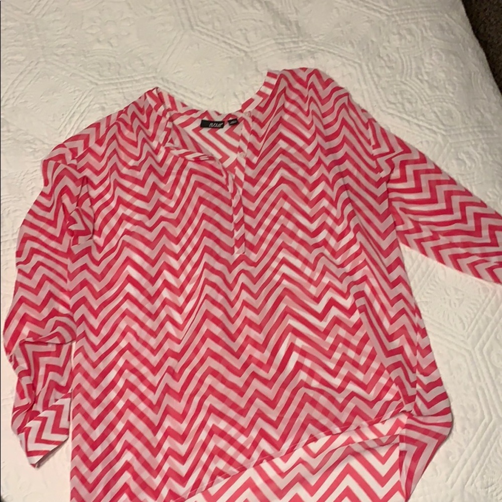 a.n.a. Chevron pink and white shirt size XL